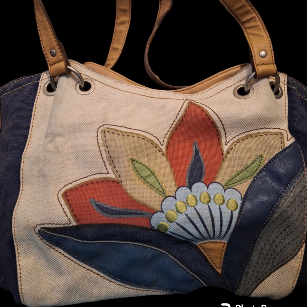 Relic hand bag
